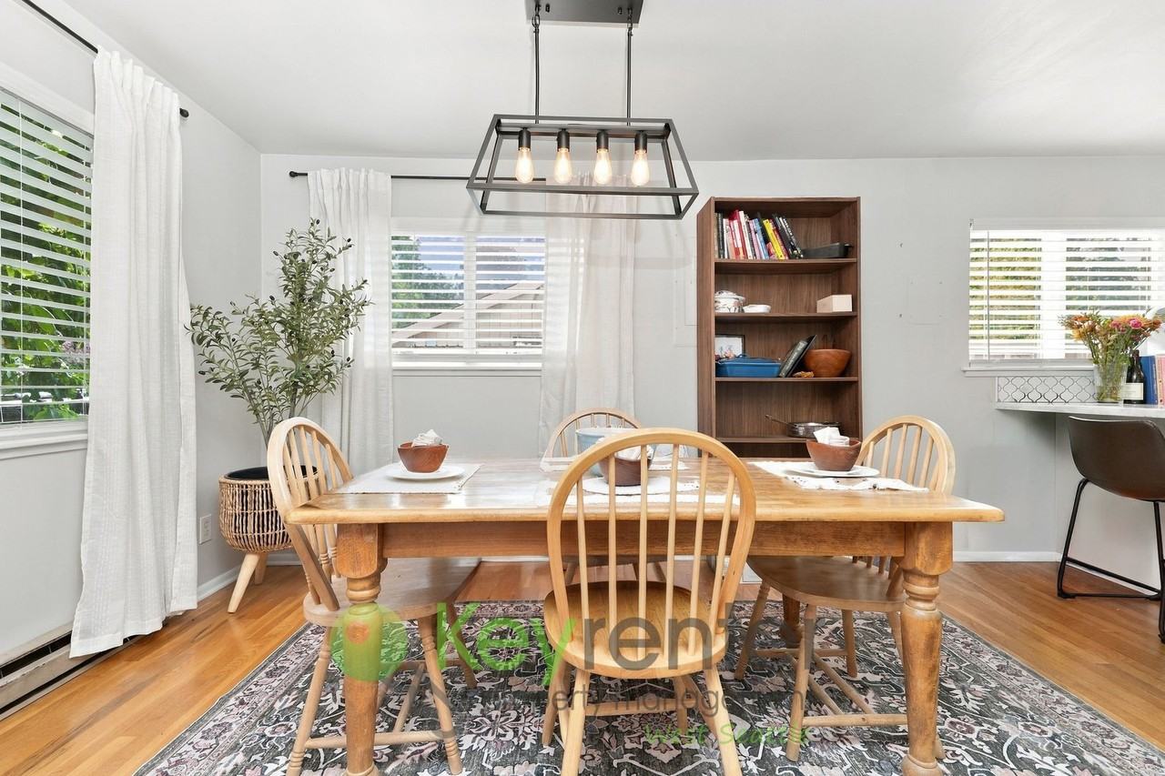 8021 45th Ave Sw - Photo 4 of 35