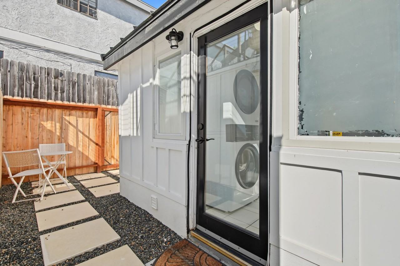 1105 Stanford Ave #A - Photo 2 of 21