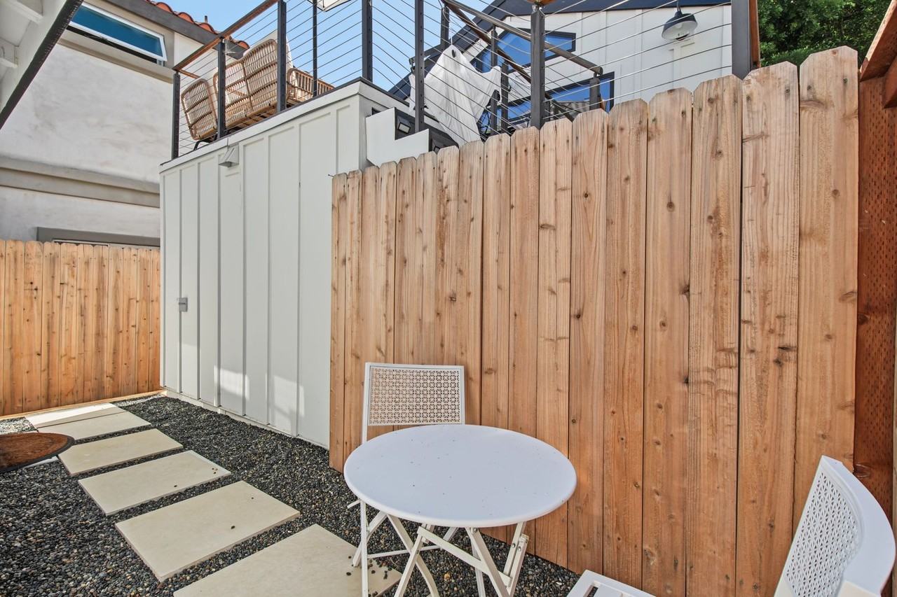 1105 Stanford Ave #A - Photo 3 of 21