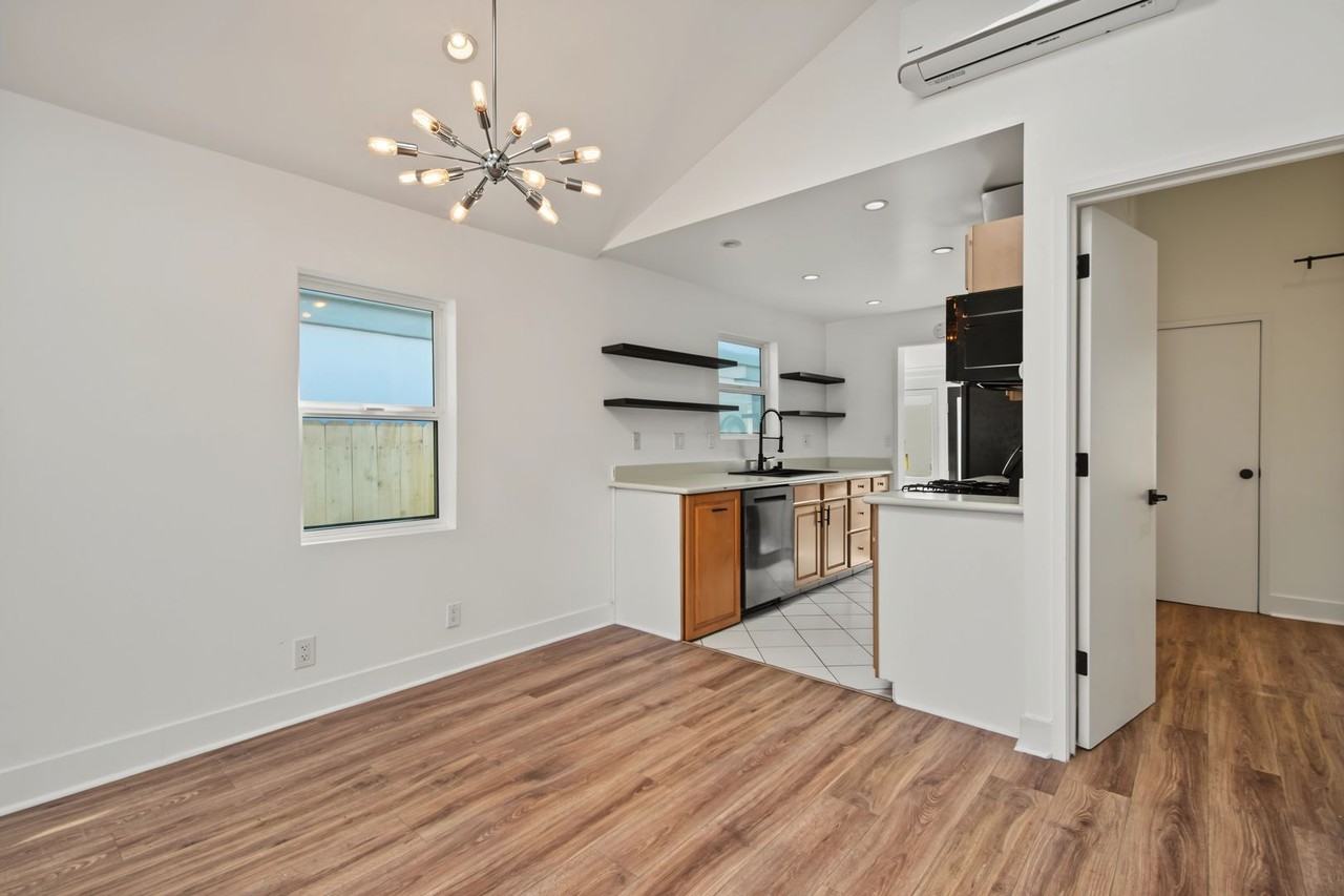 1105 Stanford Ave #A - Photo 6 of 21