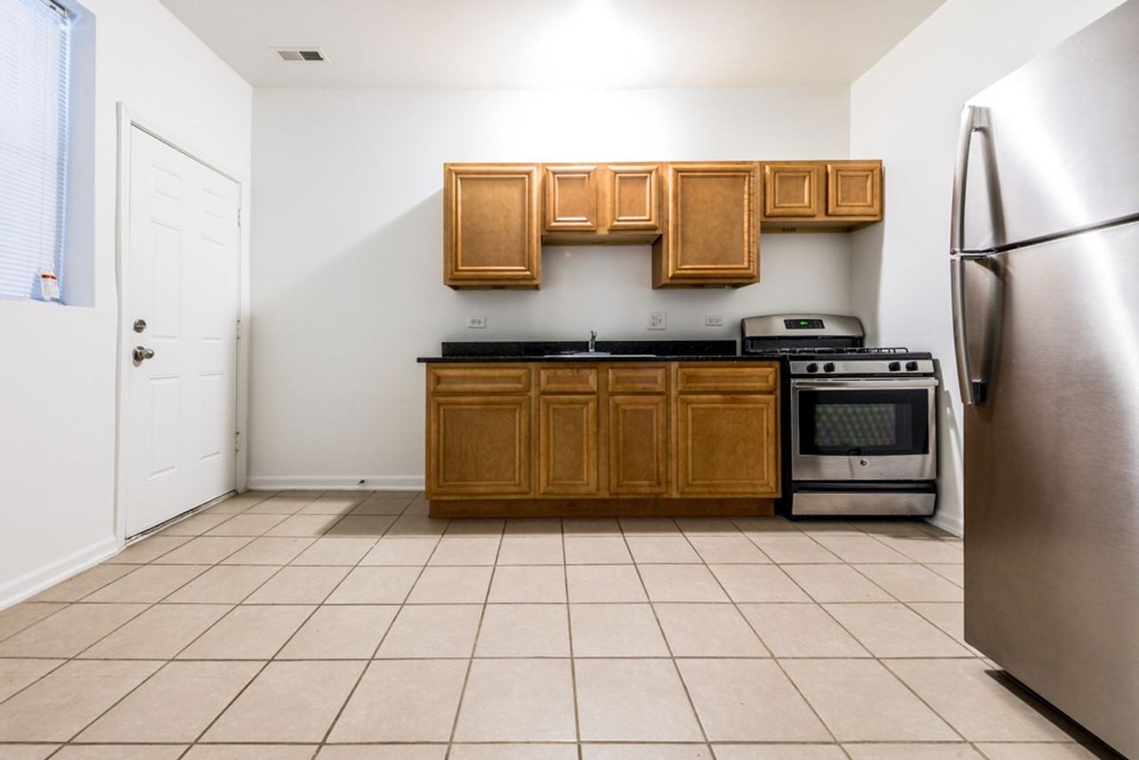 1357 N Homan - Photo 4 of 50