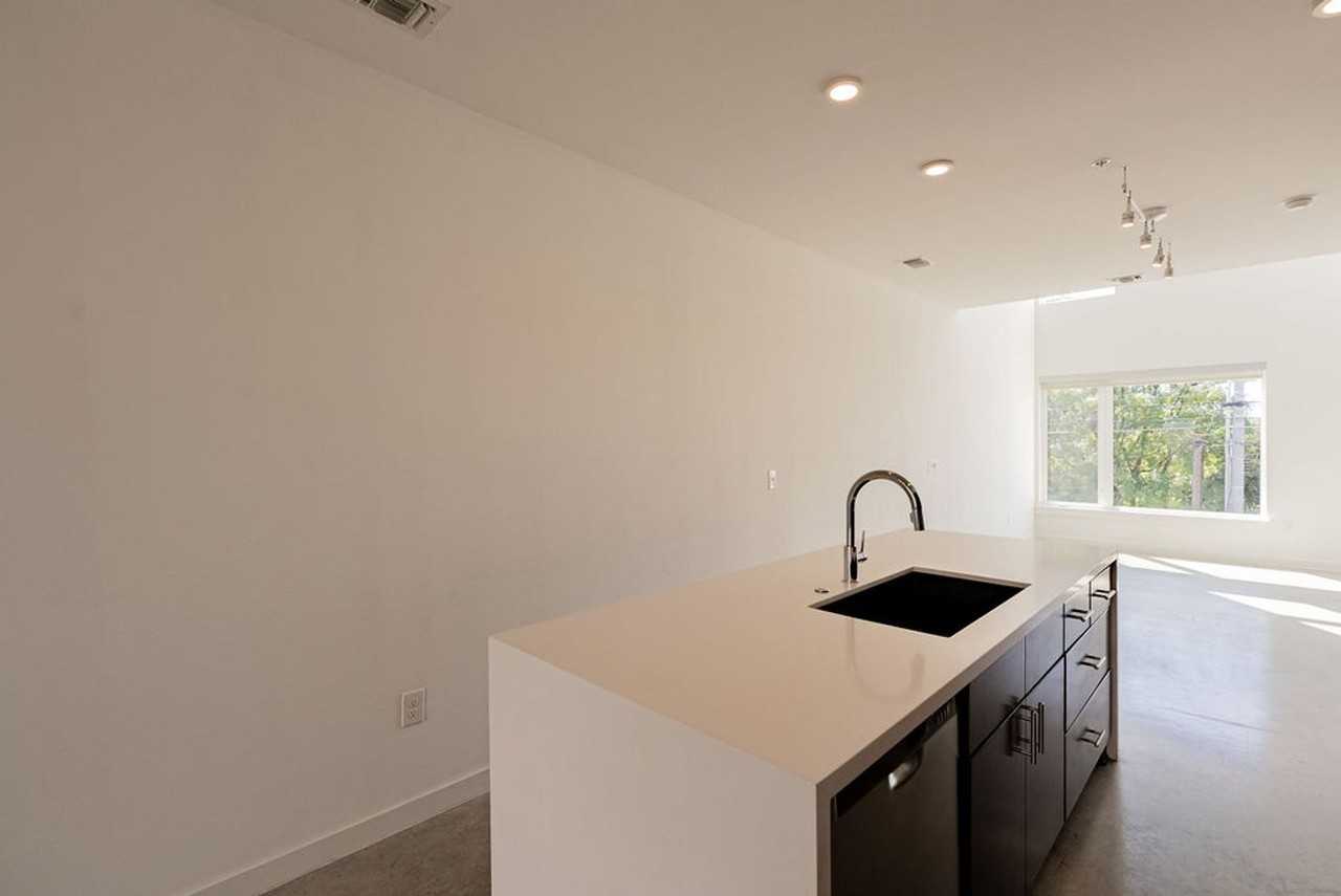 2002 E 7th St #207 - Photo 5 of 18