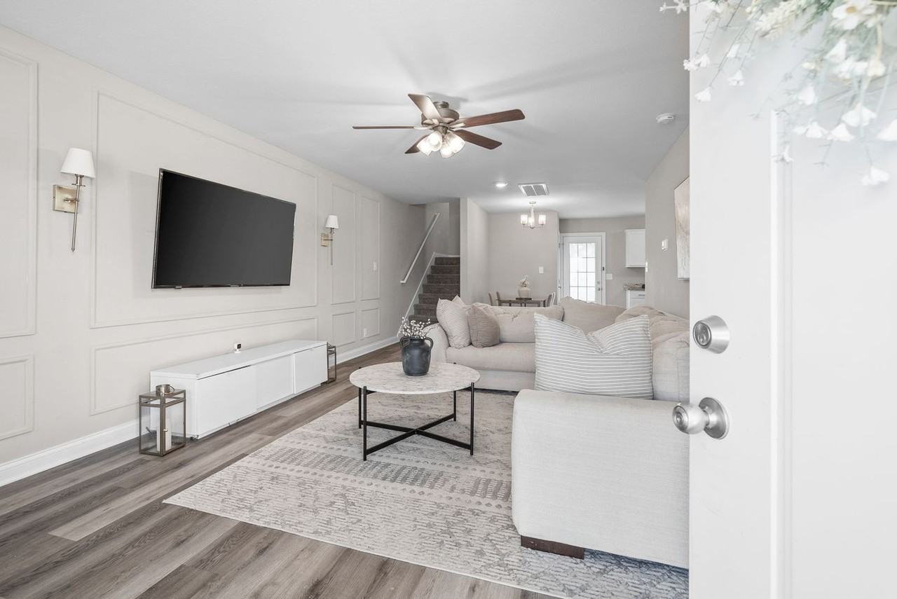 360 Dugger Dr - Photo 5 of 31