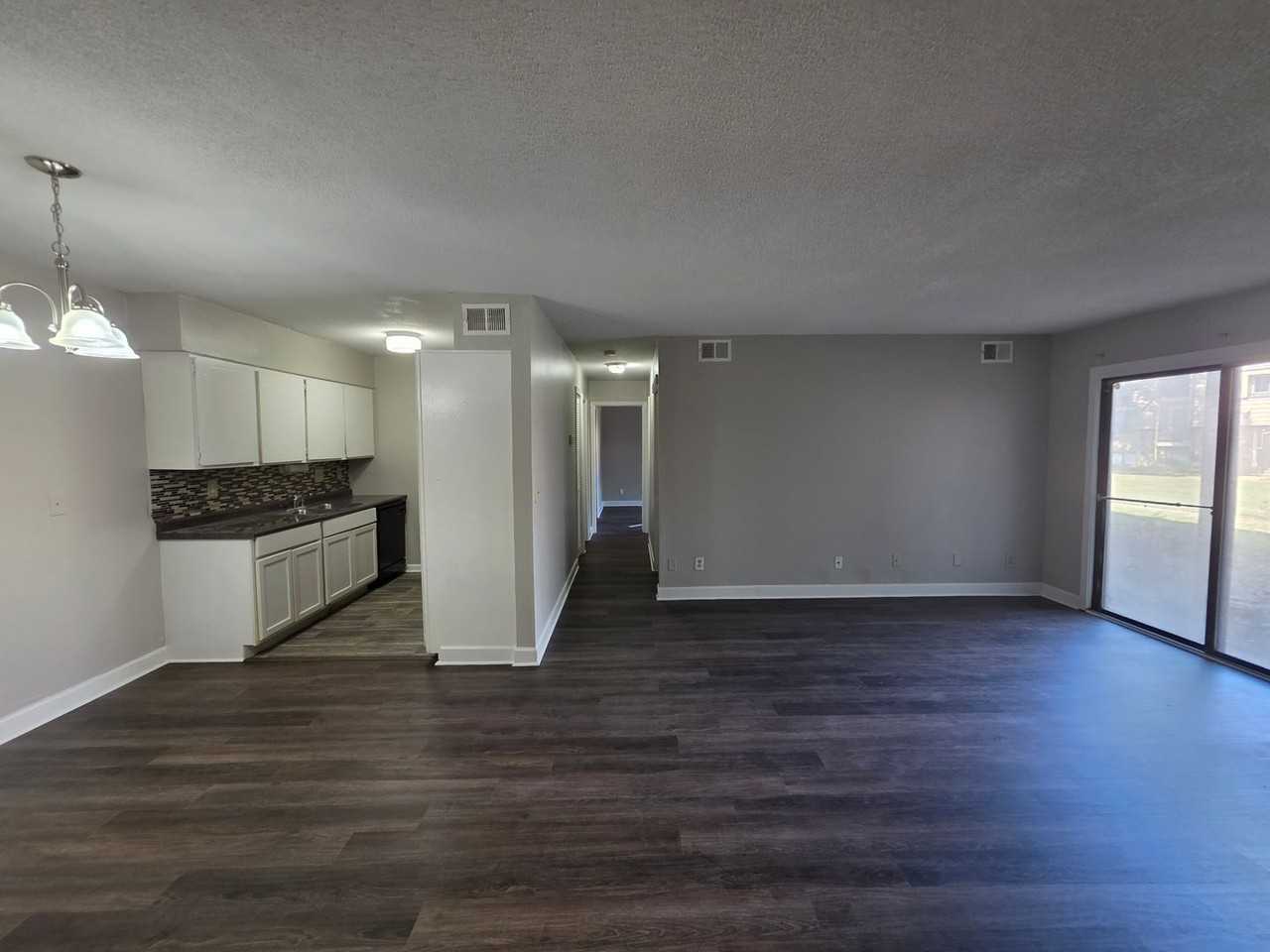 315 Menlo Dr - Photo 4 of 12