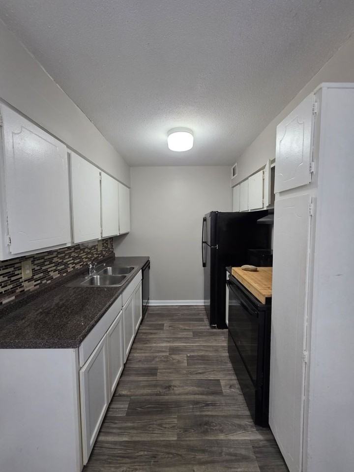 315 Menlo Dr - Photo 5 of 12