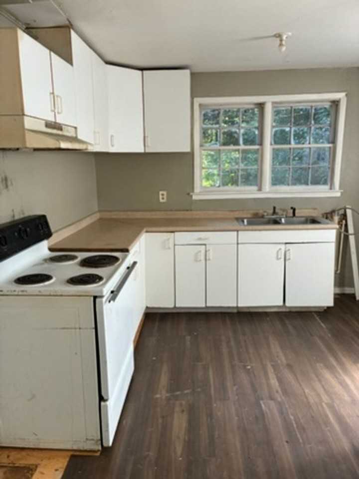 36 Ross Ave - Photo 2 of 9