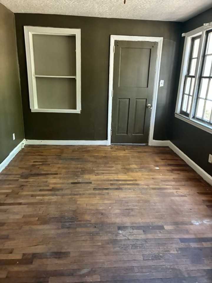 36 Ross Ave - Photo 4 of 9