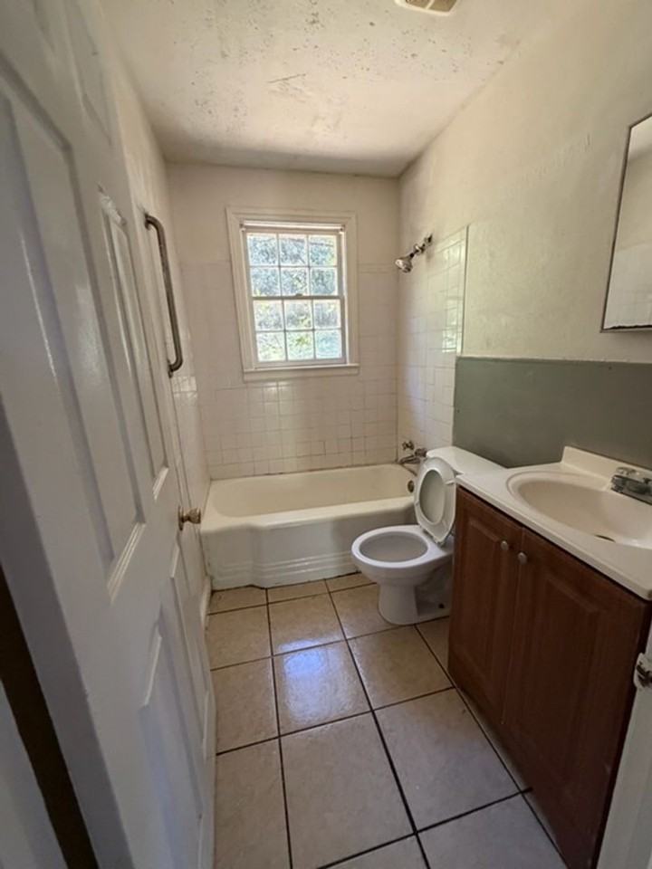 36 Ross Ave - Photo 5 of 9