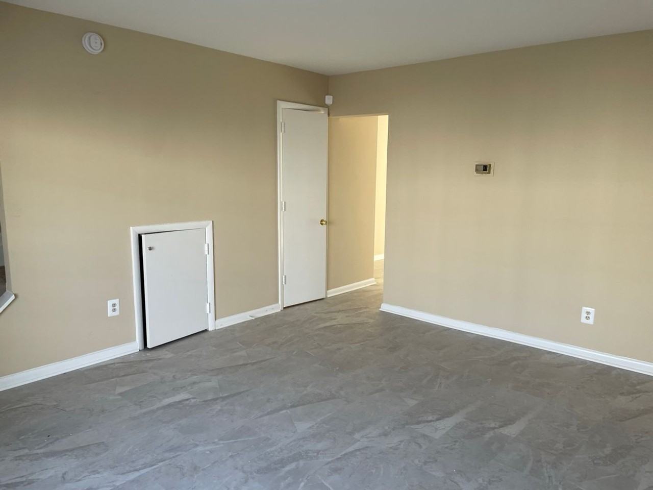 8839 Pennsbury Pl - Photo 3 of 16