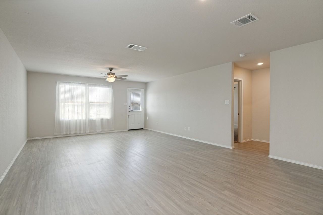 5314 Trellised Ln - Photo 3 of 25