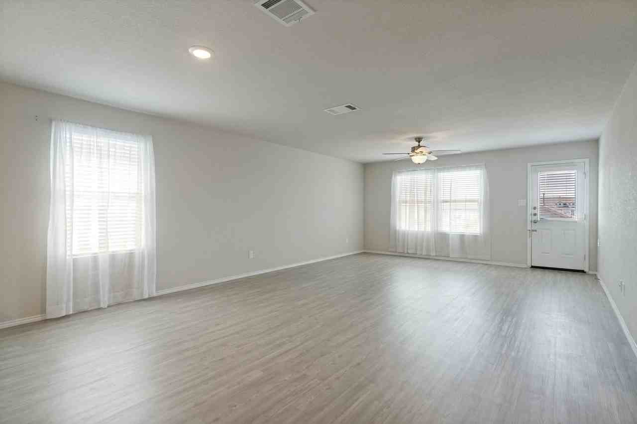 5314 Trellised Ln - Photo 4 of 25