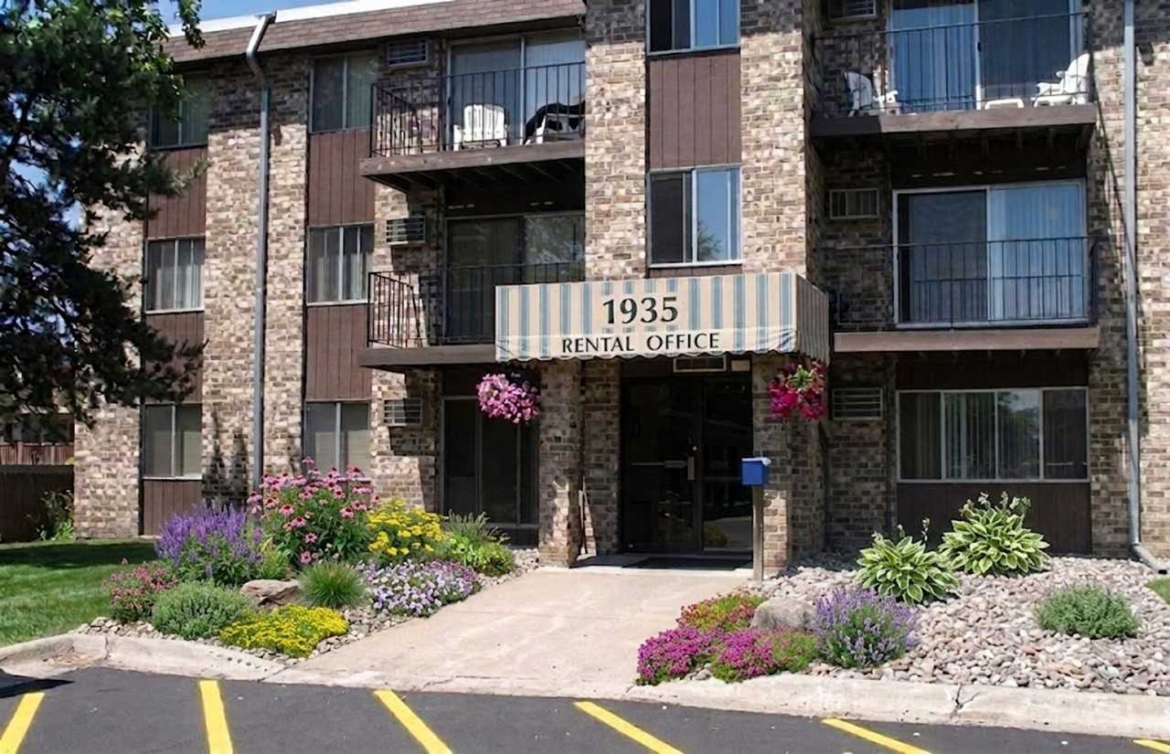 Welcome to Vailwood Apartments! - Photo 2 of 16