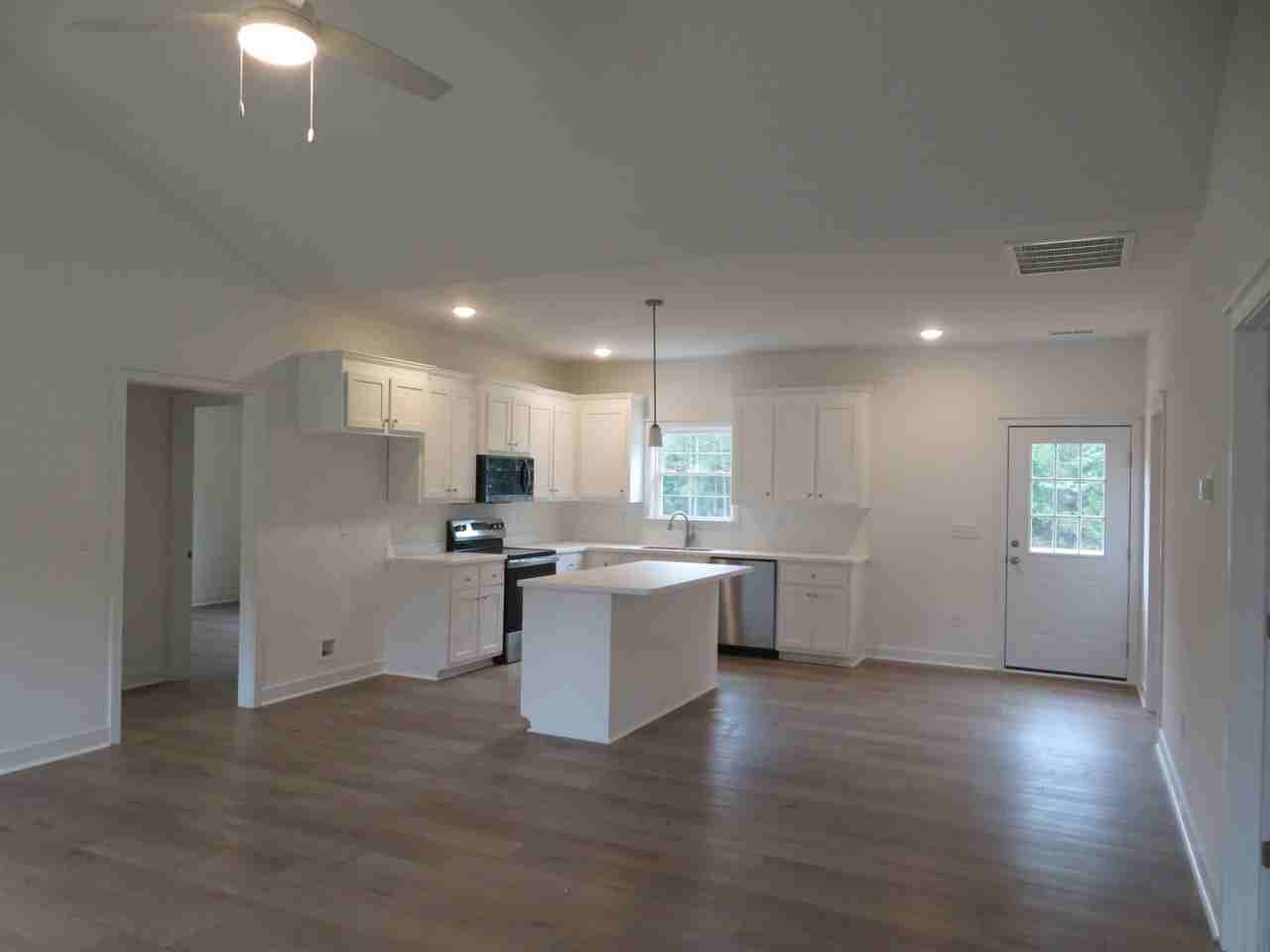 21161 Baileys Ln - Photo 2 of 19