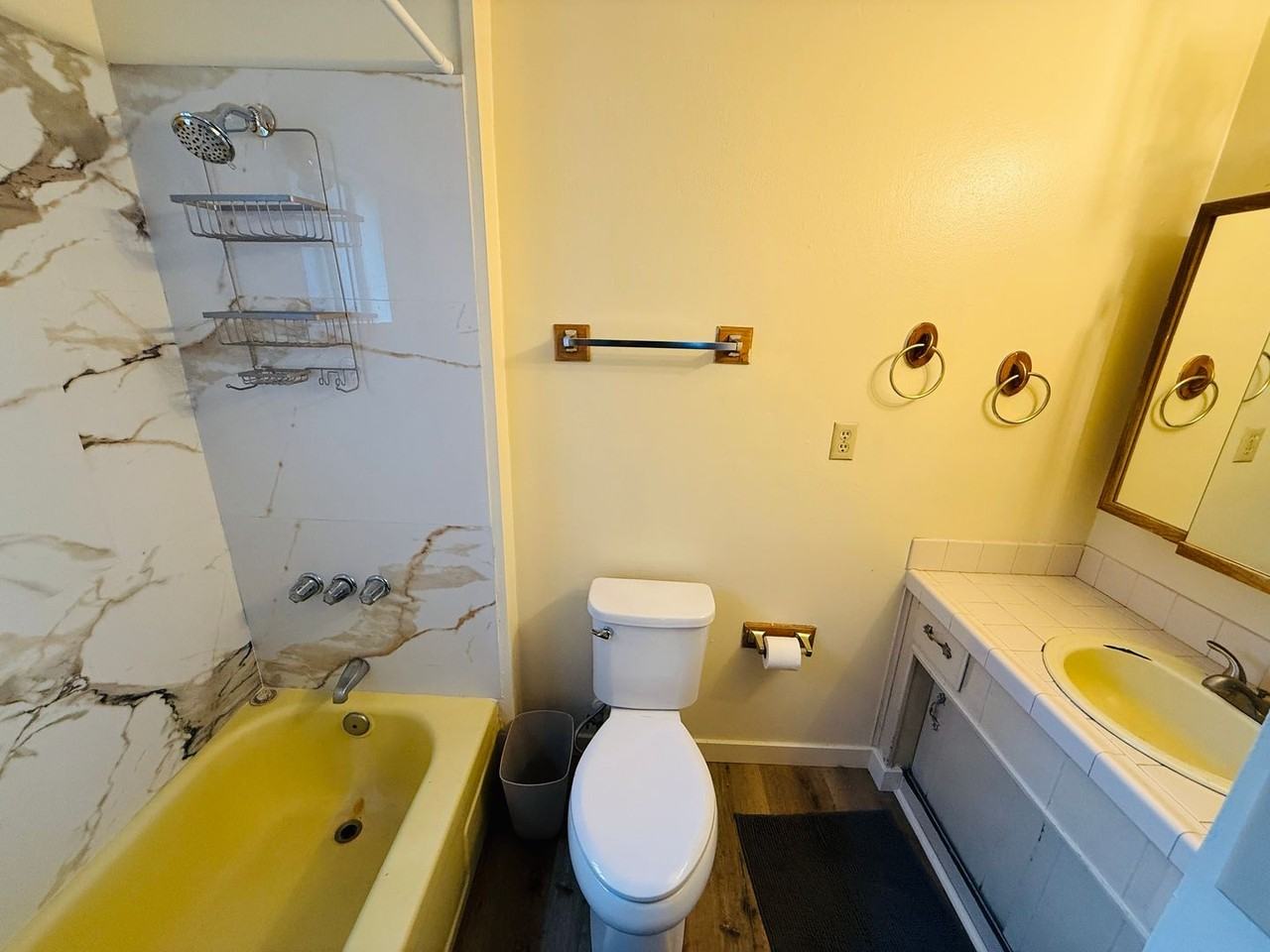 2484 Palmira Ave #1 - Photo 5 of 24