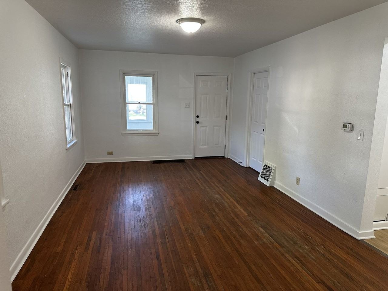 3218 Lettie St - Photo 4 of 27