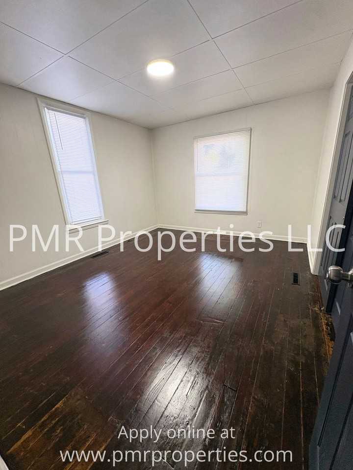 1808 Mitchell Ave - Photo 4 of 9