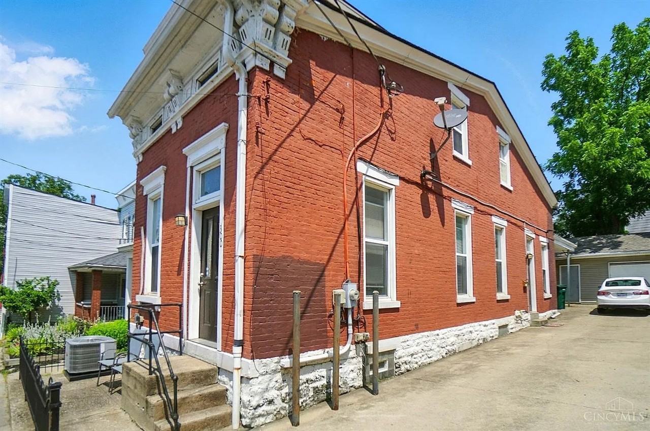 300 Emming St - Photo 4 of 29