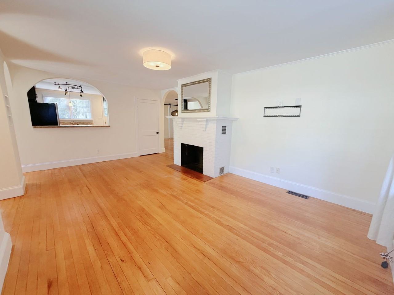614 Holden St - Photo 4 of 27
