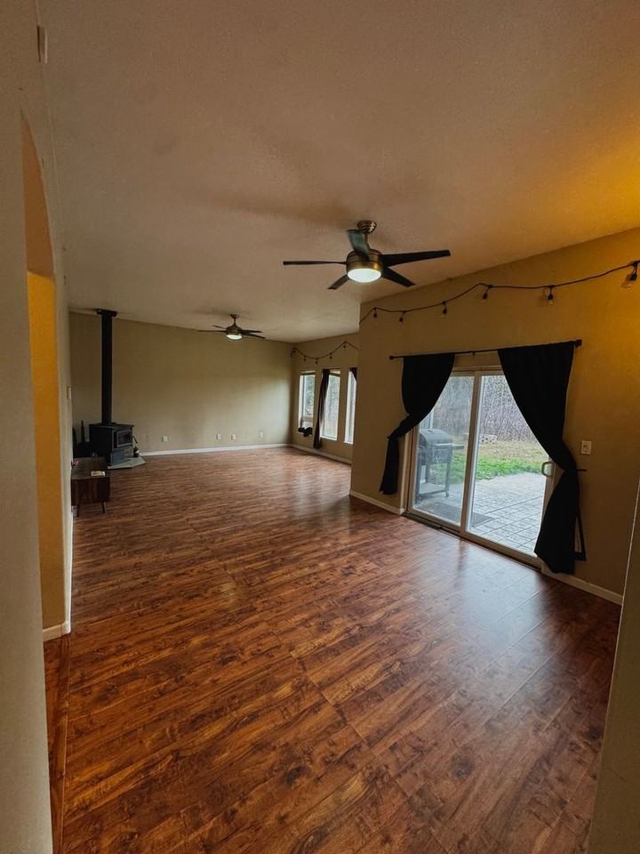 2830 Garnet Dr - Photo 5 of 18