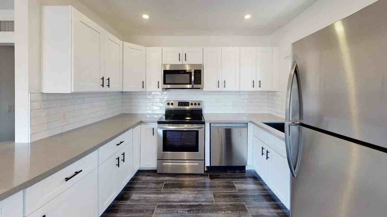 Discover your new home, prime Scottsdale location.  Ask about our amazing move in specials! - Photo 5 of 16