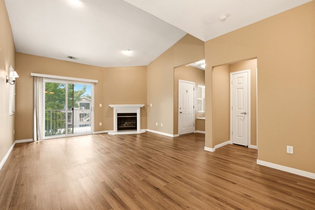3806 S Canyon River Way #3 - Photo 4 of 17
