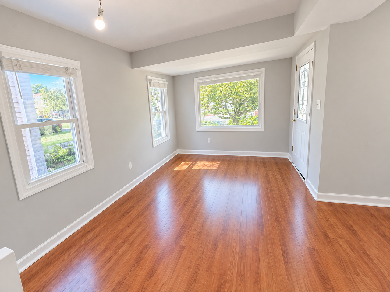 407 Oaklawn Ave - Photo 4 of 7
