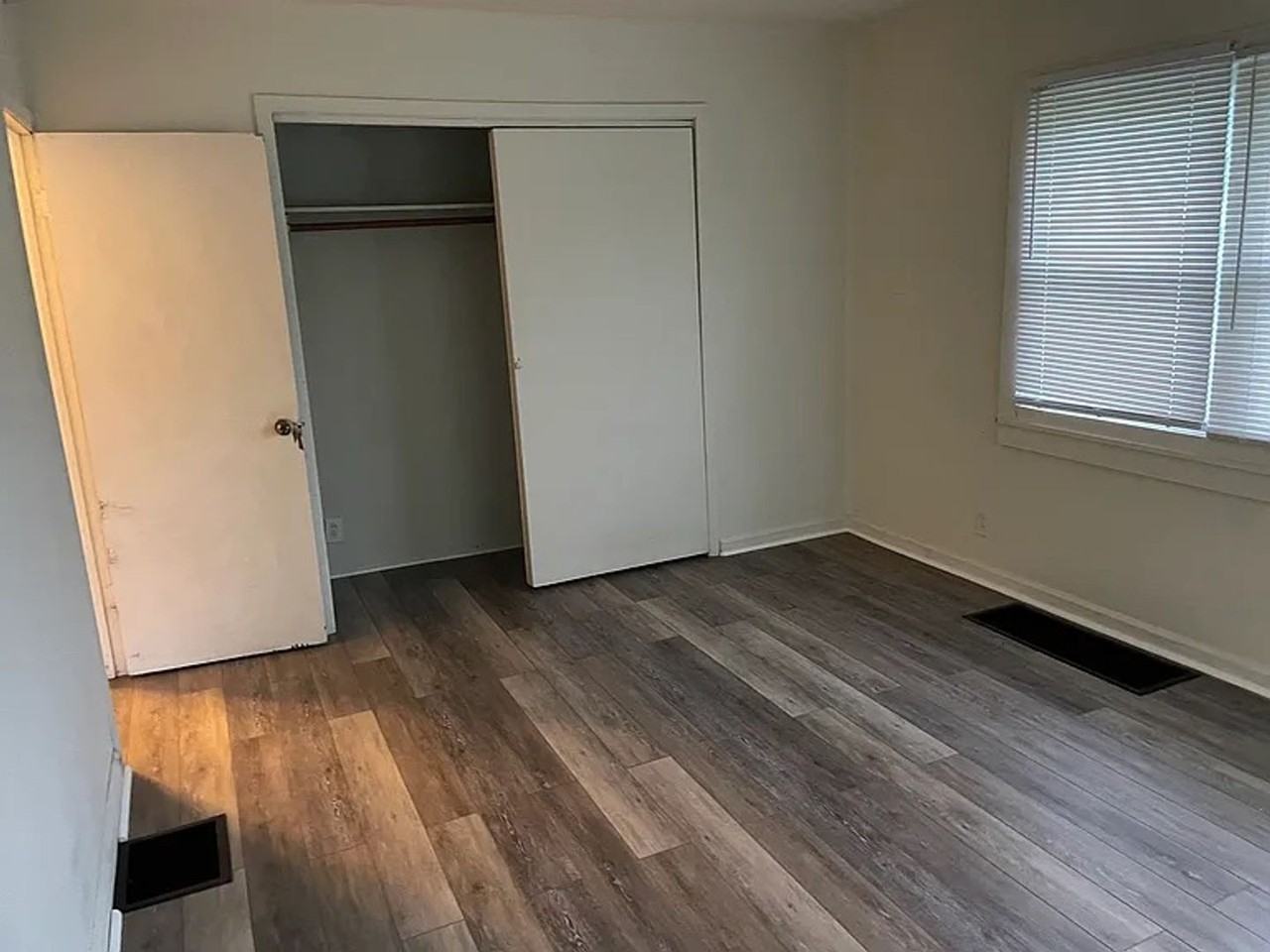 2222 E 5th St - Photo 2 of 7