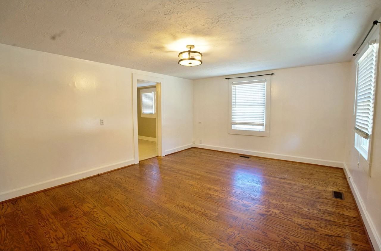 514 2nd Ave Ne - Photo 2 of 14