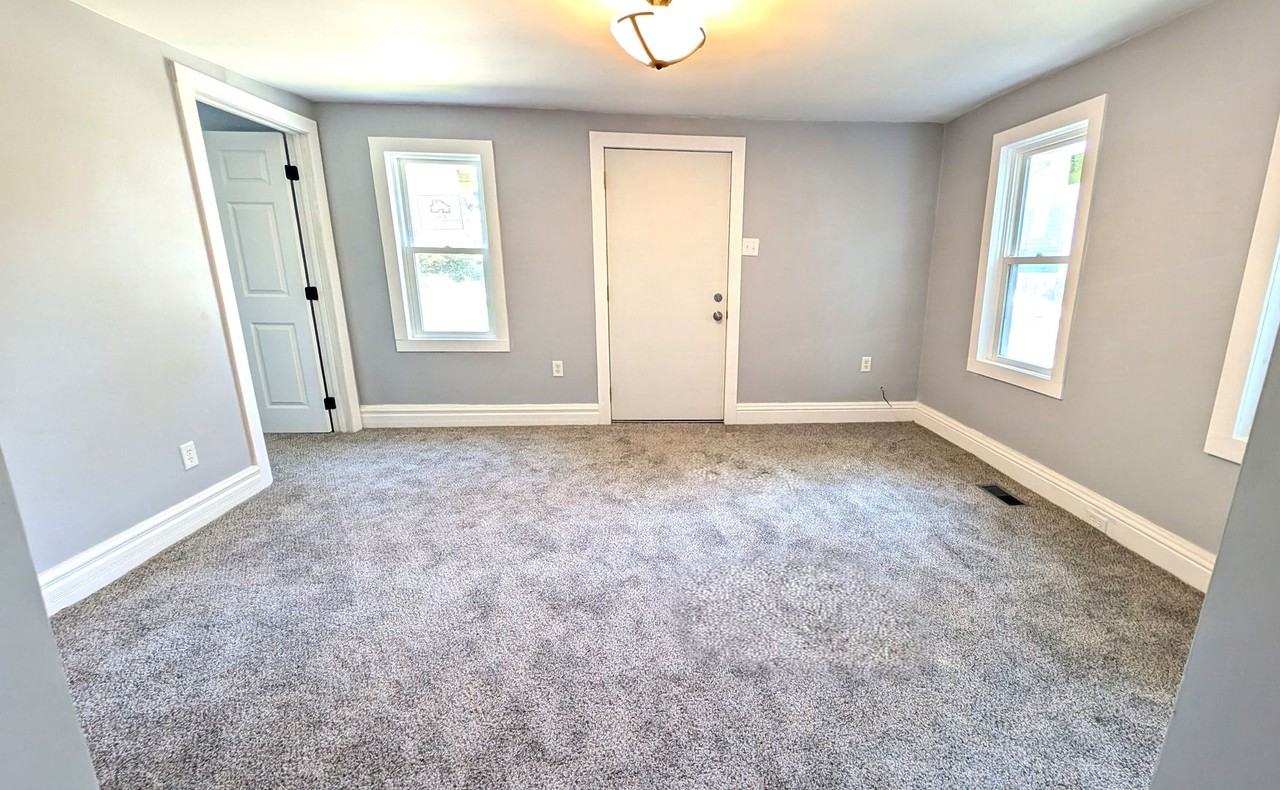 1135 Holt St - Photo 2 of 17