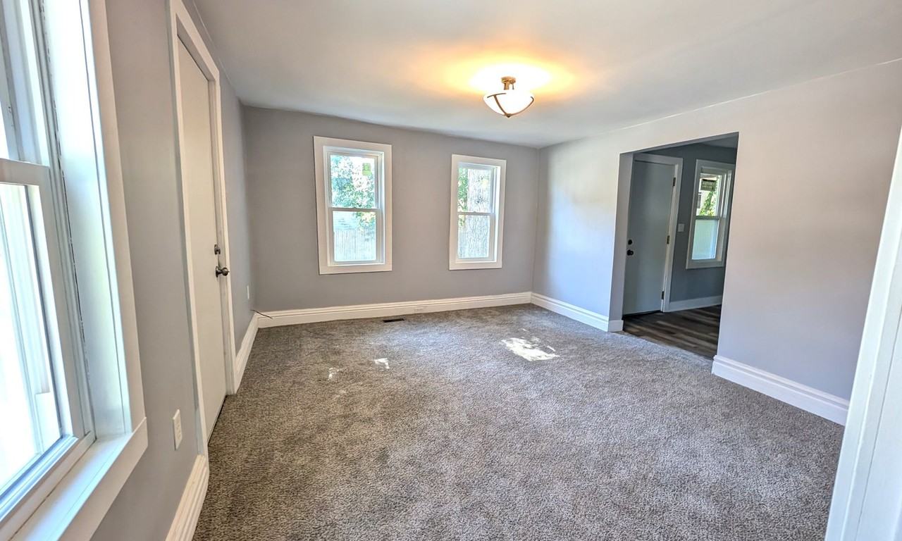 1135 Holt St - Photo 3 of 17