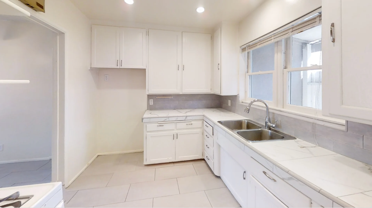 368 N Harwood St - Photo 5 of 11