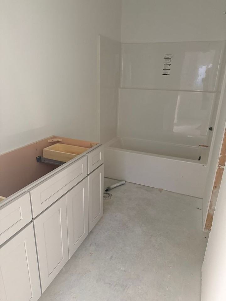 908 E Hastings Ave - Photo 4 of 4