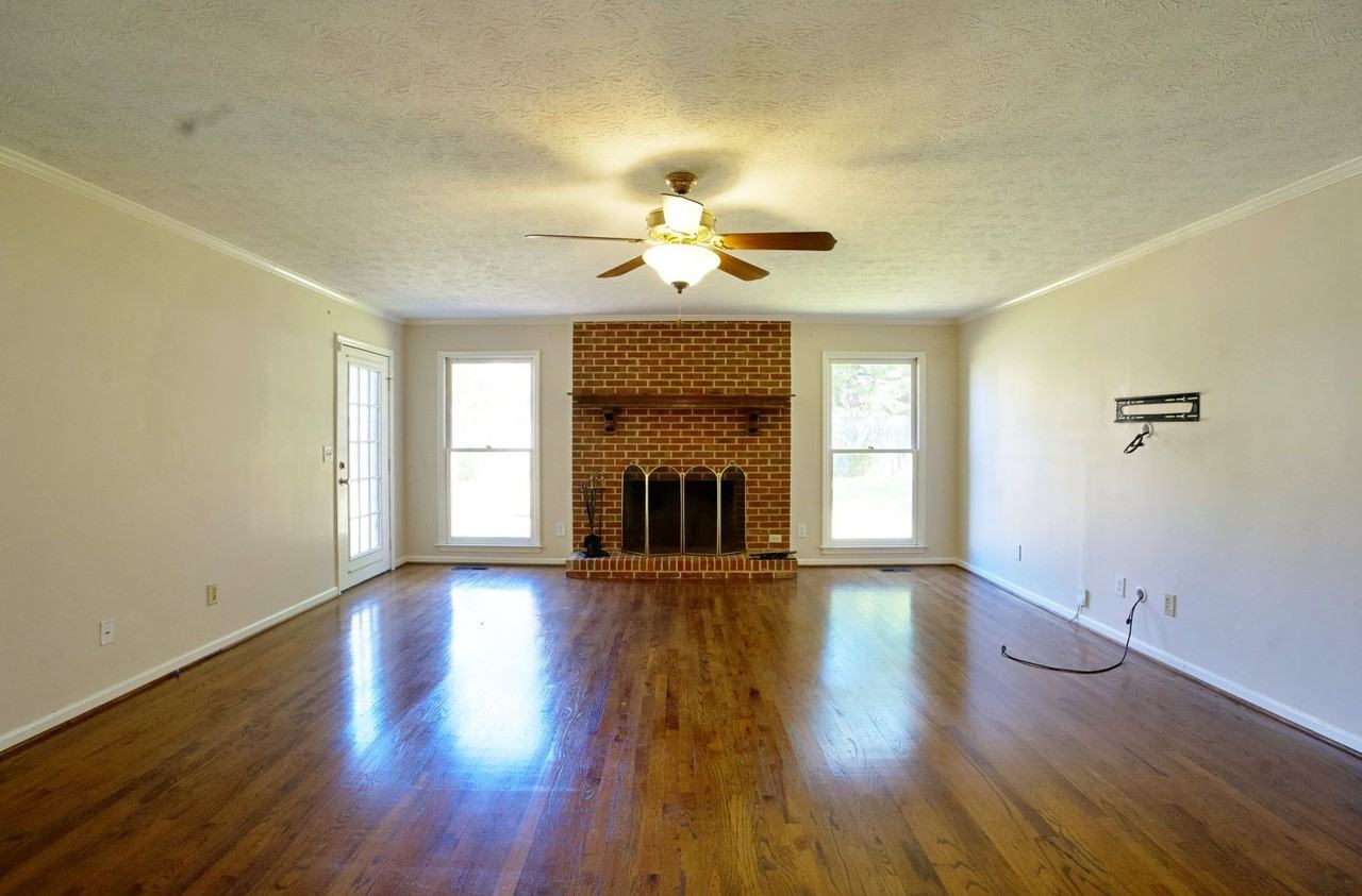 3048 Woodbridge Dr - Photo 4 of 18