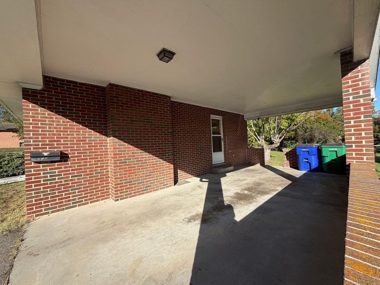 714 Prices Fork Rd - Photo 2 of 6