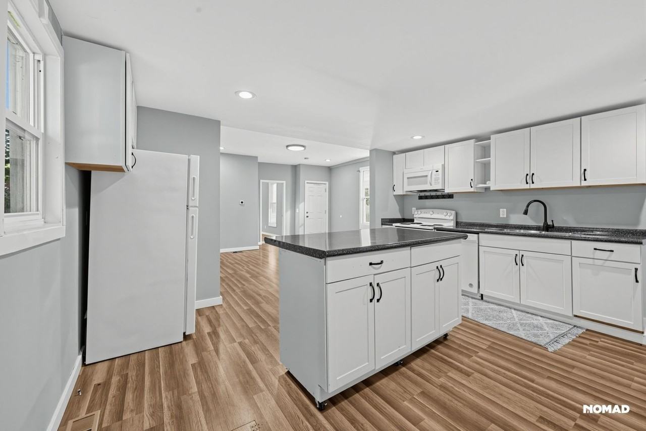 918 Elder St - Photo 2 of 32