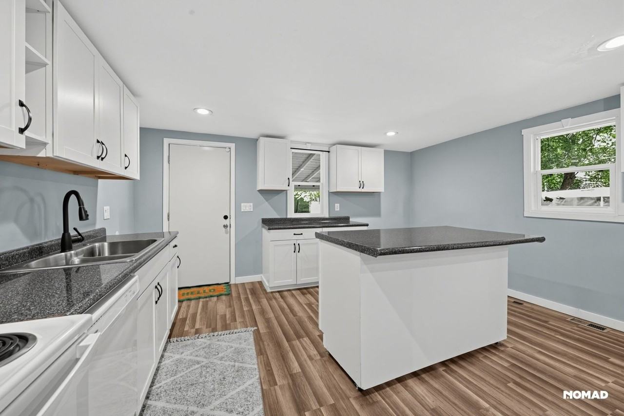 918 Elder St - Photo 5 of 32