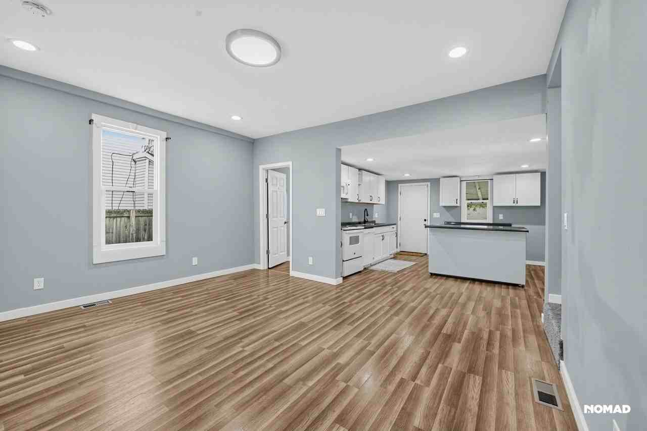 918 Elder St - Photo 7 of 32