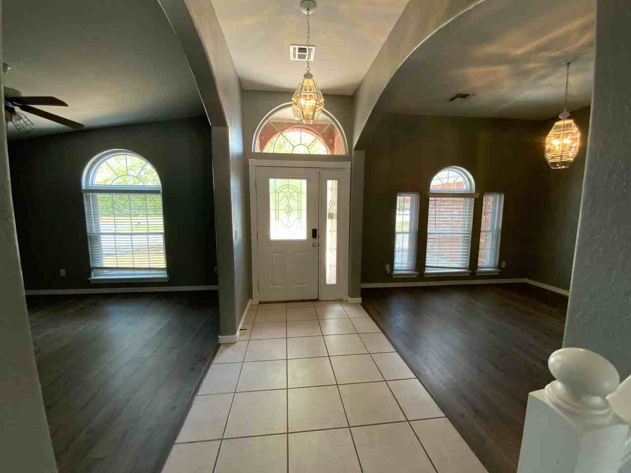 2406 Nw Faircloud Cir - Photo 2 of 40