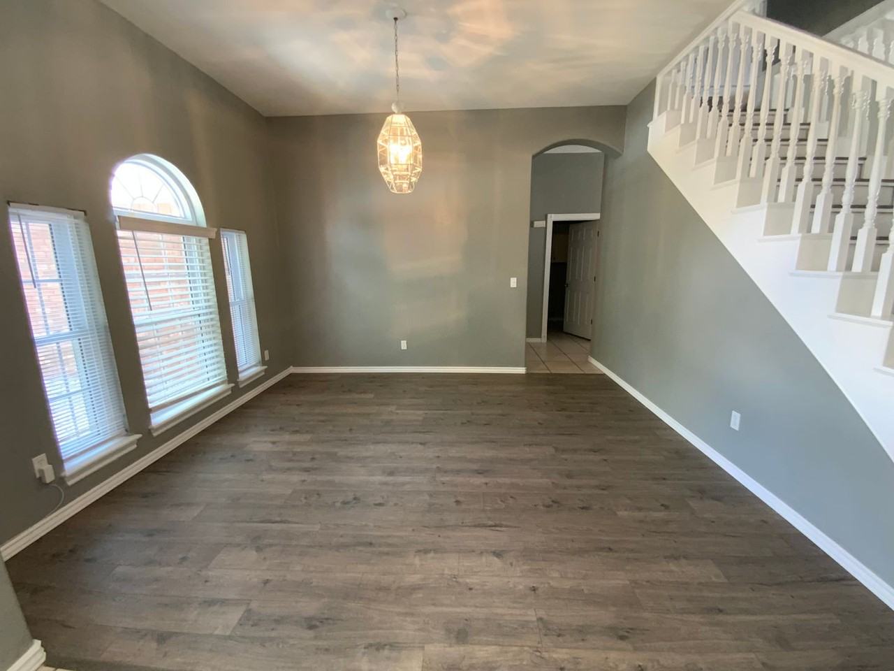 2406 Nw Faircloud Cir - Photo 3 of 40