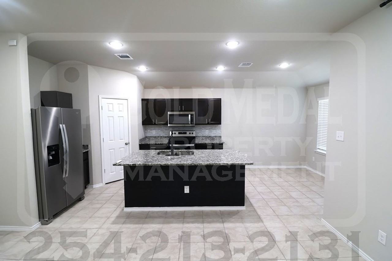 4907 Brody Dr - Photo 5 of 26