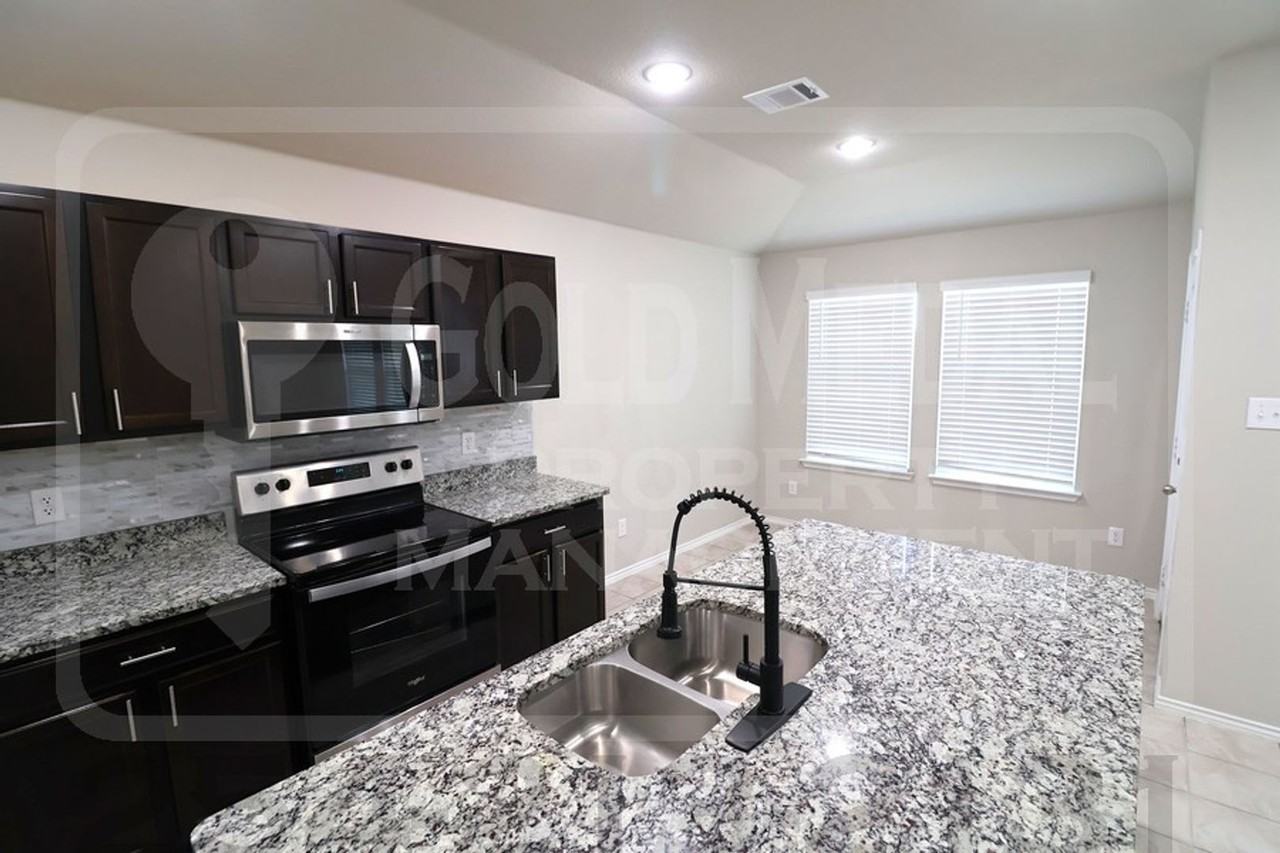 4907 Brody Dr - Photo 6 of 26