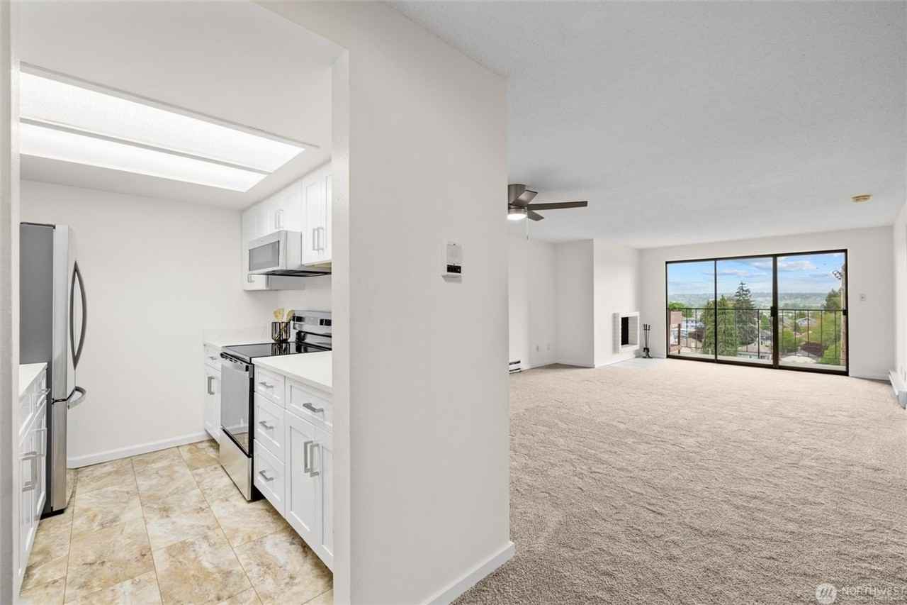 3425 Colby Ave - Photo 4 of 17