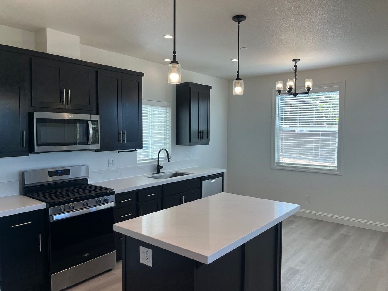 2301 Bautista Ave - Photo 6 of 25