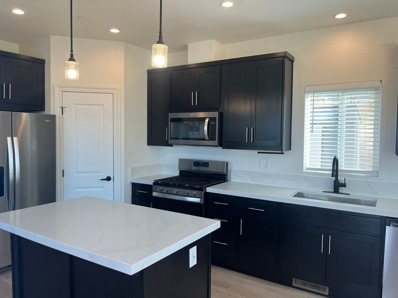 2301 Bautista Ave - Photo 7 of 25