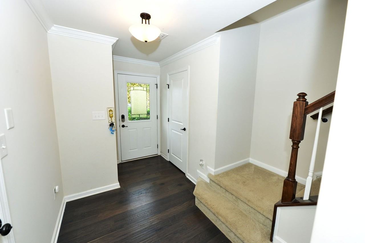 1093 Fleming Dr - Photo 3 of 23