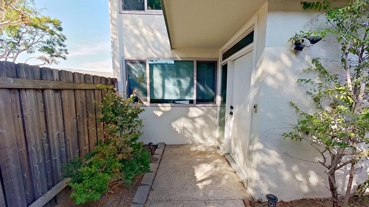 5020 Birchwood Rd - Photo 4 of 42