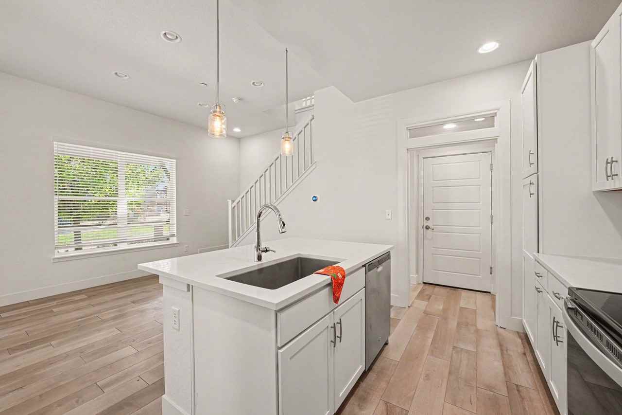 630 Promenade Dr - Photo 5 of 24