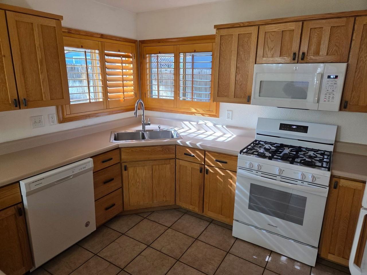 353 W Old Territory Trl - Photo 4 of 13
