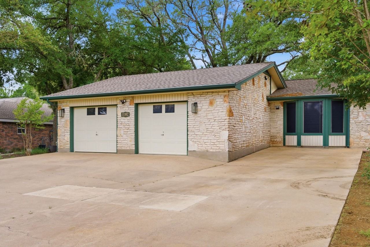 11102 Salado Springs Cir - Photo 7 of 50