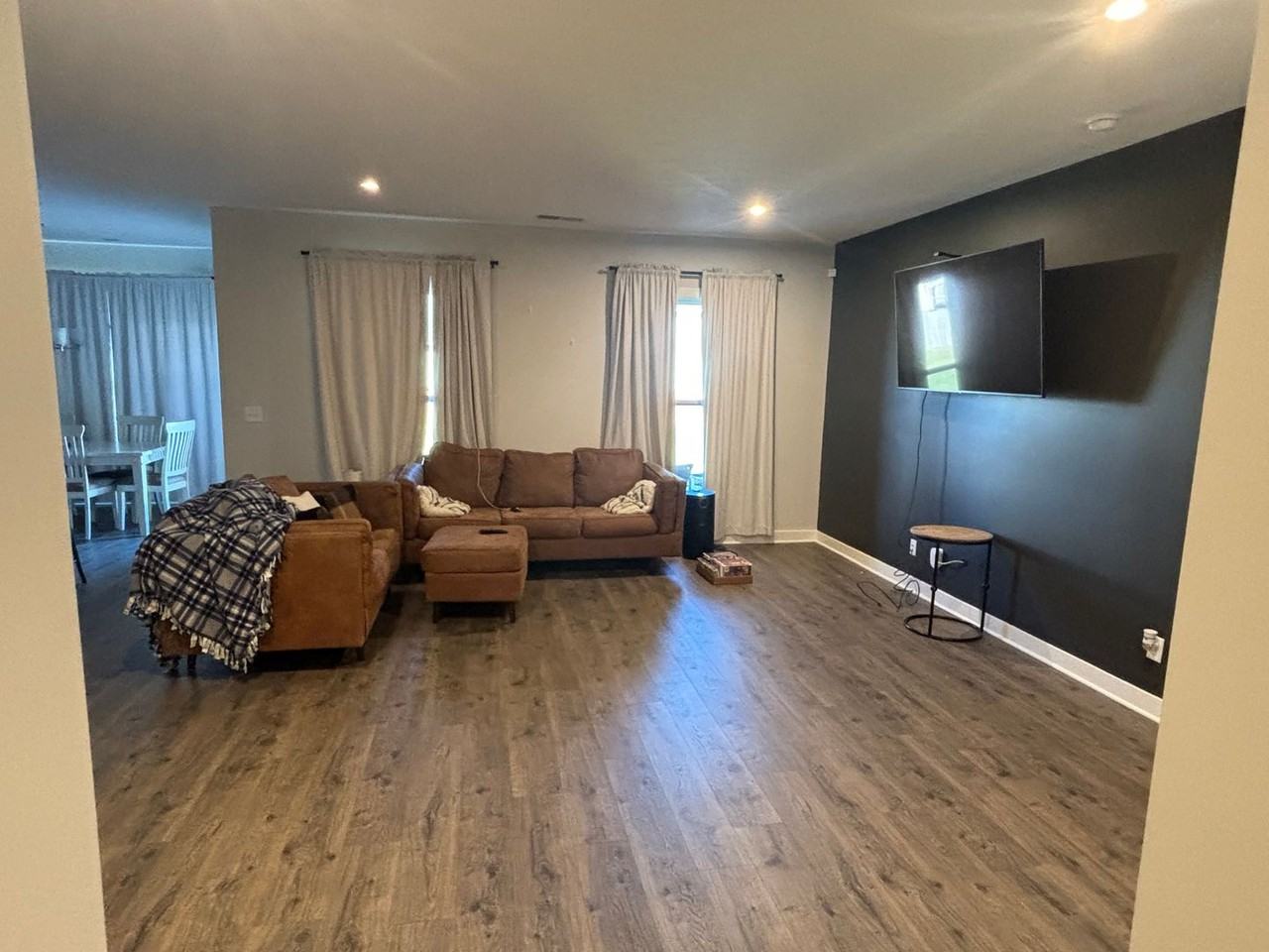 2061 Pebble Wood Dr - Photo 4 of 15